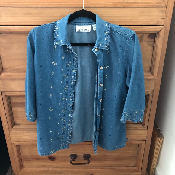 ❀ Vintage Denim Button Up Shirt ❀ - Picture 3 of 5